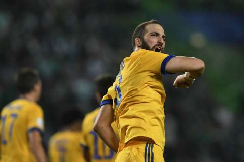Higuaín rescató el empate frente al Sporting en Portugal