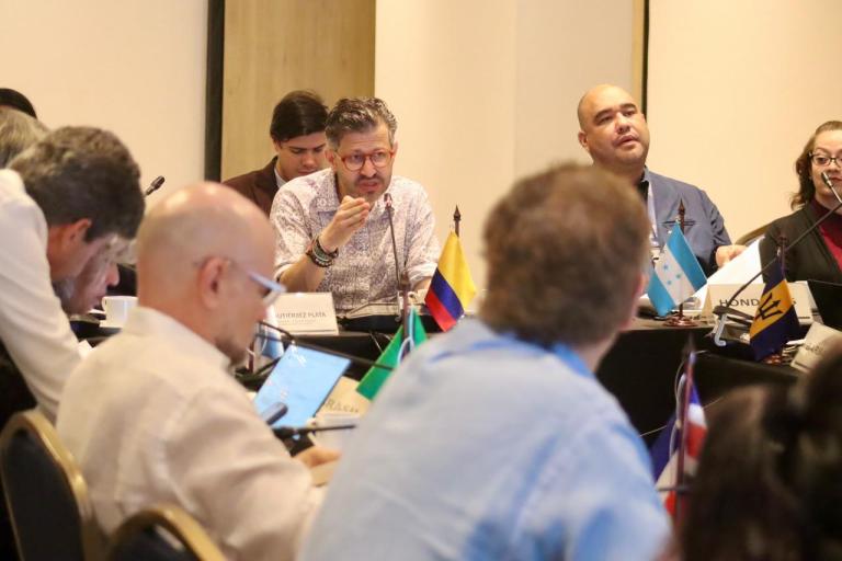 Todo lo que se espera acordar en la Cumbre Celac–UE, que inicia en medio de desafíos geopolíticos 