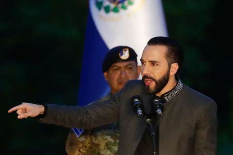 Bukele dice que desarticularon las pandillas en El Salvador, pero sigue ofensiva
