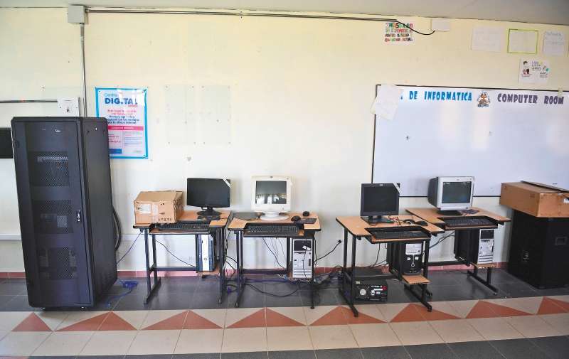En esta sala de la sede Guantoque, del colegio La Libertad, en Samacá, además de equipos de cómputo fuera de servicio están instalados los equipos wifi.