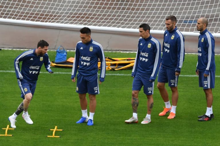 Argentina, aún dolida, va por el tercer puesto