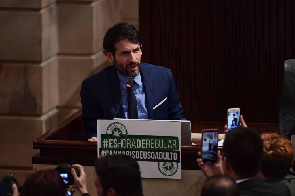 Durante la aprobación en sexto debate de Cámara de Representantes, sobre el consumo de cannabis de uso adulto en Colombia.