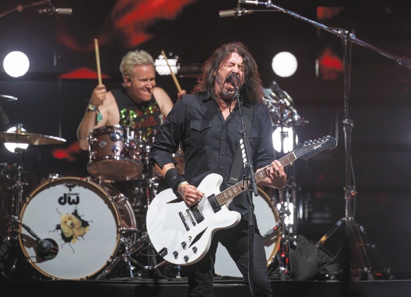 MANCHESTER, TENNESSEE - JUNE 18: Dave Grohl of Foo Fighters performs duing 2023 Bonnaroo Music & Arts Festival on June 18, 2023 in Manchester, Tennesse. (Photo by Astrida Valigorsky/Getty Images,)