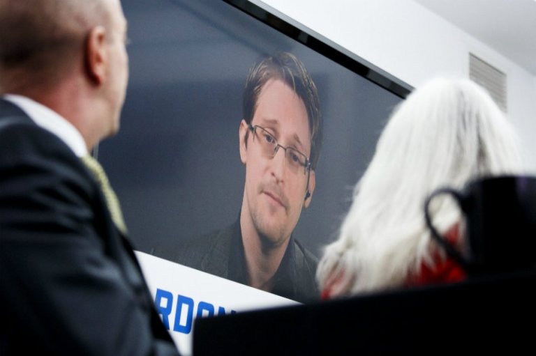 Le piden a Obama que perdone a Edward Snowden