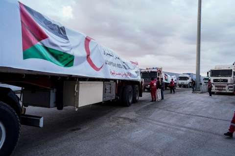 Un alivio para Gaza: comienza la entrada masiva de ayuda humanitaria desde Egipto