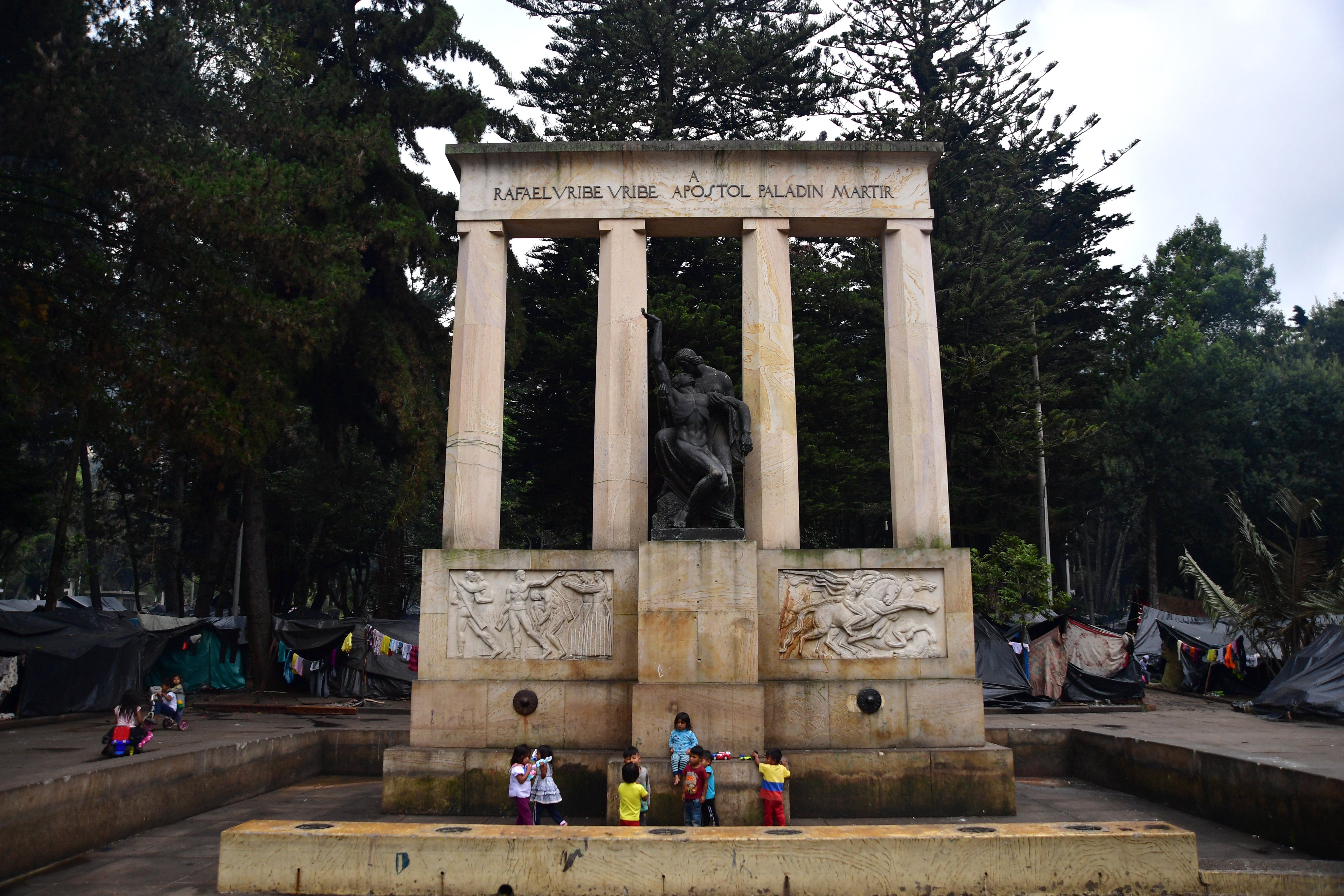 Monumento a don Rafael Uribe Uribe, "apóstol, paladín y mártir", ubicado en el parque Nacional.