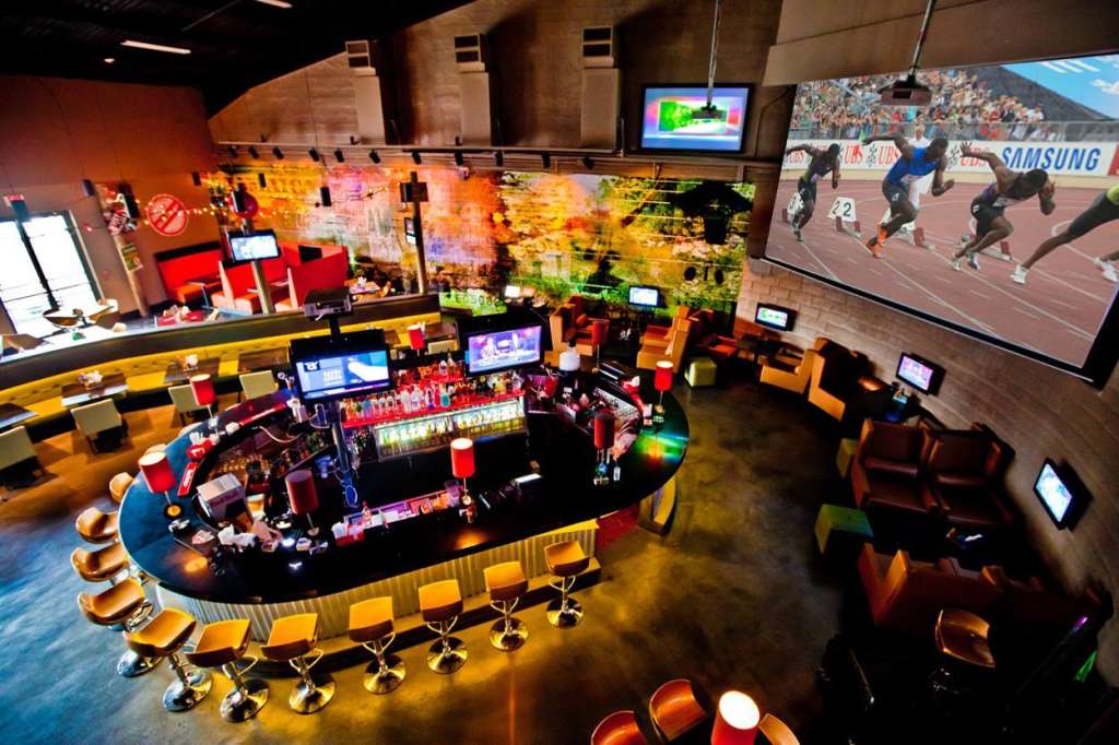 Usain Bolt’s Tracks & Records, un viaje que fusiona la cultura del Reggae por excelencia con una experiencia casual de restaurantes y bares deportivos.