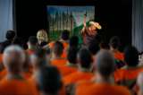 El teatro abre una puerta a la liberación y reconciliación de los presos