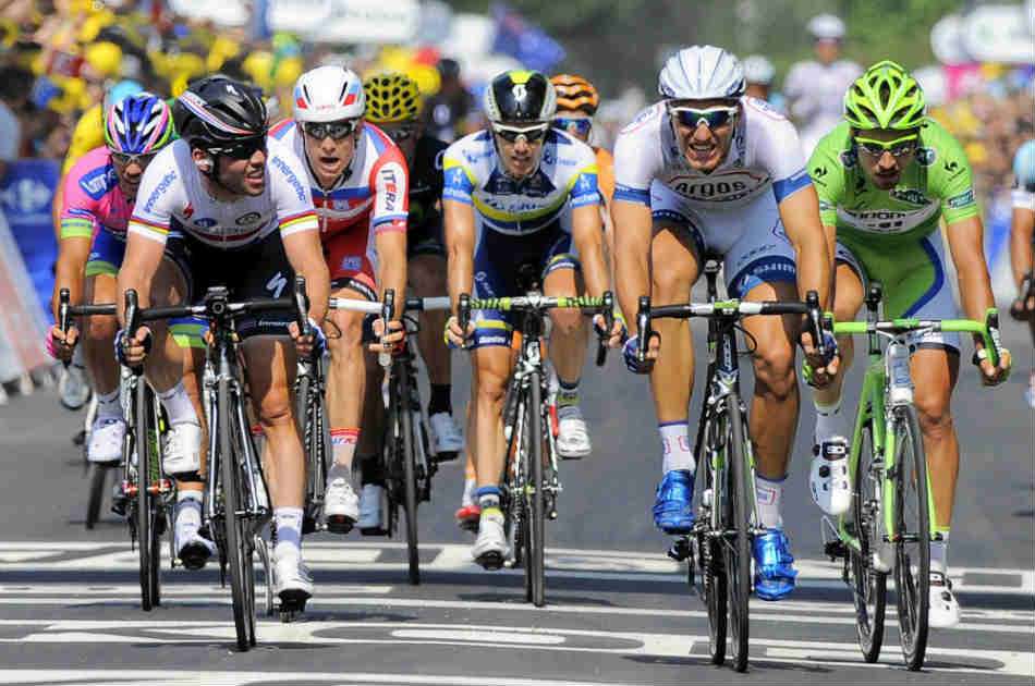 Kittel se impuso ante Cavendish en el sprint de la etapa 12.