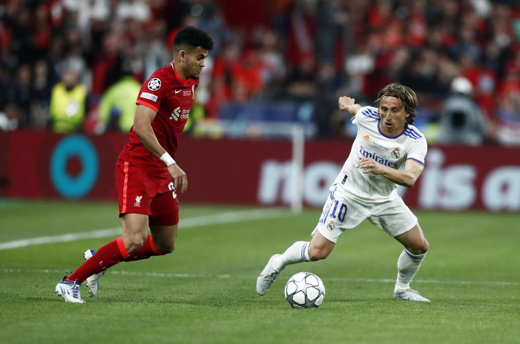 Luis Díaz es el colombiano más reciente protagonista del torneo, pues perdió la final de la edición 2021-2022 contra el Real Madrid con el Liverpool. // EFE/EPA/MOHAMMED BADRA