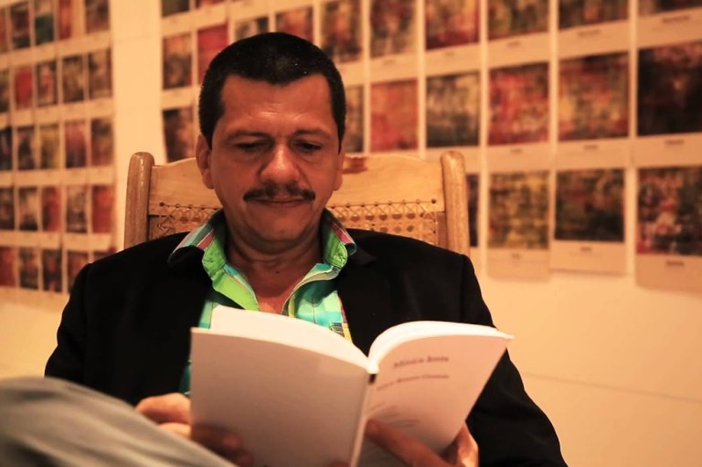 “La poesía me ha permitido tener un lugar en el mundo”: Nelson Romero Guzmán