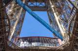 Vuelven a abrir el puente peatonal de la Torre Eiffel a 60 metros de altura: así puede subir