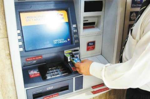 Cámara aprueba proyecto que elimina cobro de cuota de manejo y otros costos bancarios