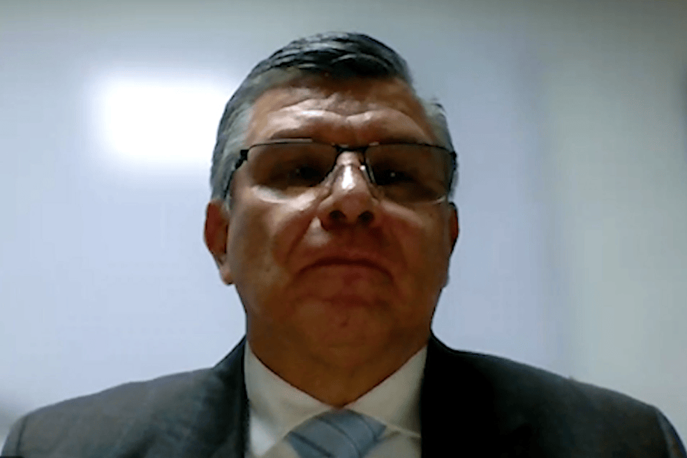 Vicealmirante (r) José Ricardo Hurtado enfrenta proceso por presunta intervención para liberar a tres capturados por narcotráfico.