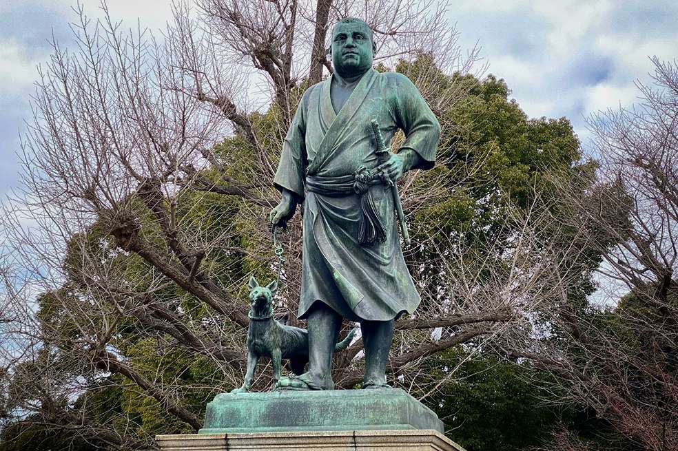 Estatua del último samurái, Saigo Takamori, en el parque de Ueno en Tokio.