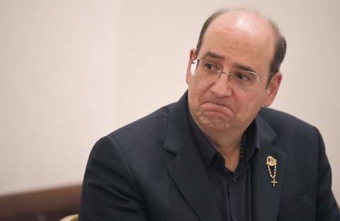 Excónsul Luis Acosta Ossio es imputado por presunto intento de soborno en caso Unimetro