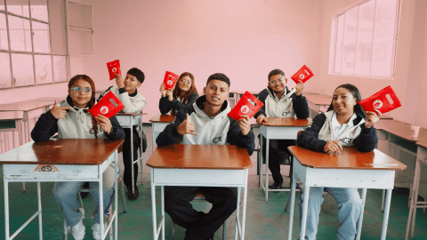 “Me llegó”: el proyecto escolar que desafía el tabú de la menstruación en Bogotá