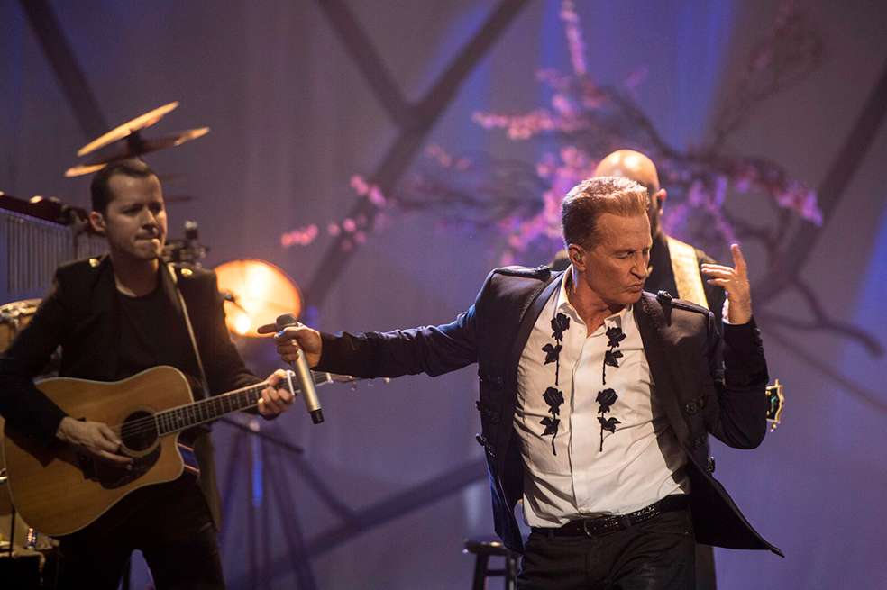 Emmanuel en el MTV Unplugged. / Cortesía MTV Latinoamérica / Chino Lemus