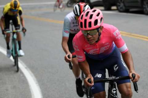 Sergio Higuita tercero y Egan Bernal noveno en el Giro de Emilia