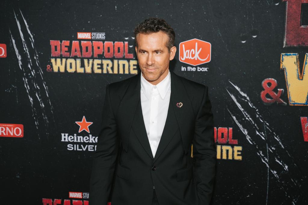 New York (United States), 22/07/2024.- Actor Ryan Reynolds poses for photographers upon his arrival at the premiere of the film 'Deadpool & Wolverine' in New York, New York, USA, 22 July 2024. (Cine, Nueva York) EFE/EPA/OLGA FEDOROVA