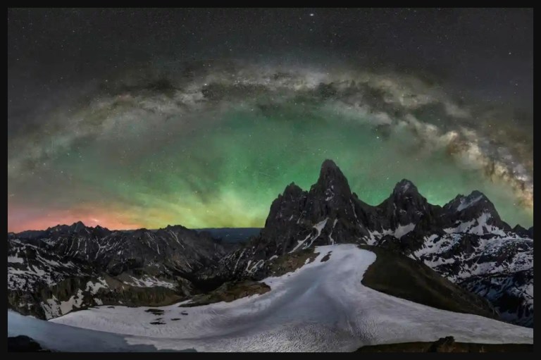 Jake Moshe es el ganador de la categoría paisajes y ambientes del planeta Tierra. Su foto se llama 'The Grand Tetons' - en Grand Teton Peak Wyoming, EE. UU.