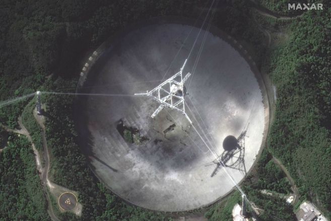 El radioteslecopio está ubicado en la ciudad de Arecibo, en Puerto Ric
