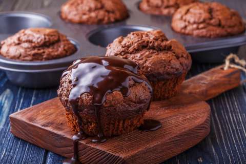 Este es el paso a paso para preparar “muffins” de chocolate caseros