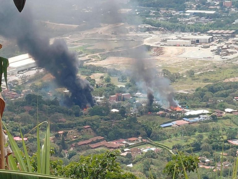 Incendio en Girardota dejó en evidencia presuntos casos de maltrato animal; ¿qué hallaron?