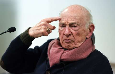 Murió el filósofo Edgar Morin, padre de la teoría del pensamiento complejo, a sus 104 años
