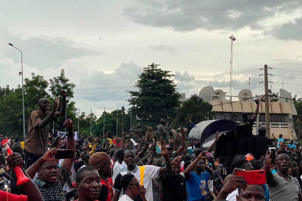 Soldados en la plaza de Bamako, capital de Mali. Golpe Estado 2020 agosto.