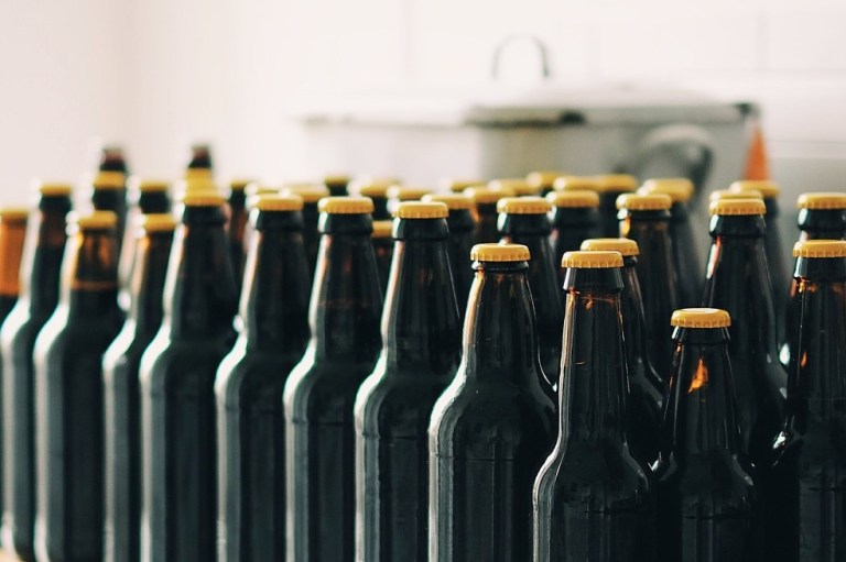¿El encierro aumenta el consumo excesivo de alcohol?
