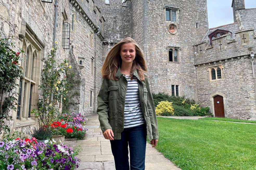 Primeras imágenes de una radiante Princesa Leonor instalada en Gales