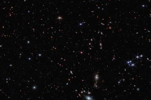 Imágenes del James Webb muestran cómo las galaxias cambiaron el universo