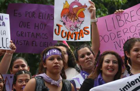En uno de cada cuatro países retroceden los derechos de las mujeres, dice la ONU