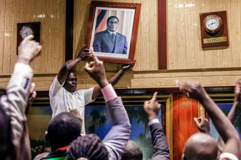 Lo que no se sabía de la dimisión de Mugabe