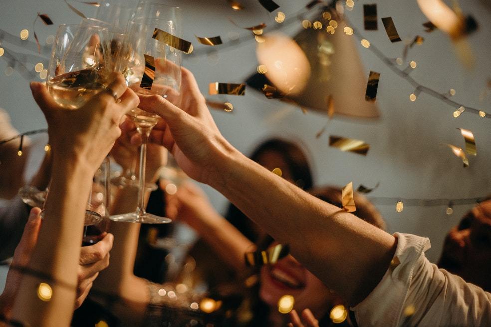 Descubre si estos cuatros signos zodiacales son el alma de todas las fiestas.