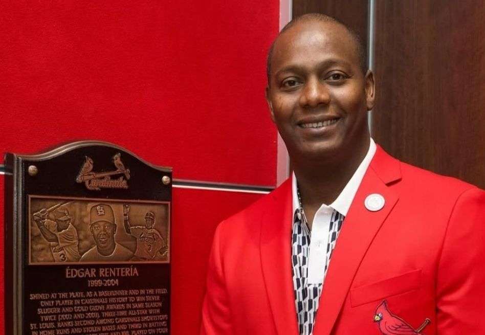 Edgar Rentería, en el Salón de la Fama de los Cardenales de San Luis