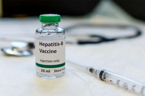 La hepatitis mata a más de un millón de personas al año y el avance no va al ritmo esperado