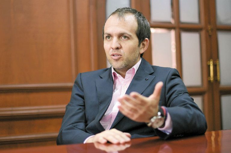 Ernesto Lucena: “Si hay que ayudar con recursos para la C, el Gobierno lo hará”