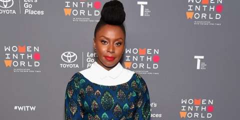 Cómo educar desde el feminismo, según la escritora Chimamanda Ngozi