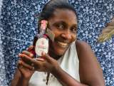 Ella creó una marca de viche que preserva las raíces del Pacífico colombiano