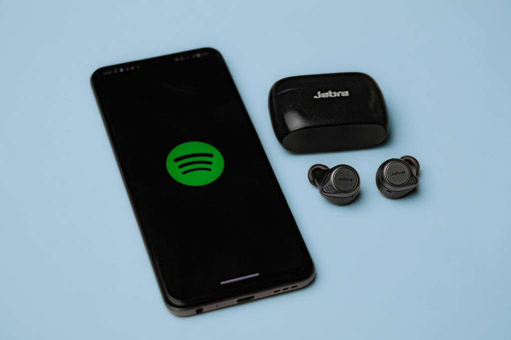 Daniel Ek fundó Spotify el 7 de octubre de 2008 como una solución a la descarga ilegal de música en internet.