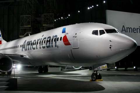 American Airlines advierte sobre 13.000 despidos en ausencia de ayuda oficial