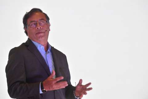 ‘Hay un plan para infiltrar mi campaña con dineros del narcotráfico’: Petro
