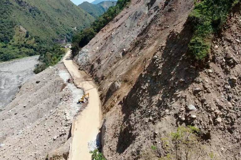 Así luce el derrumbe en la vía al Llano tras la remoción de escombros
