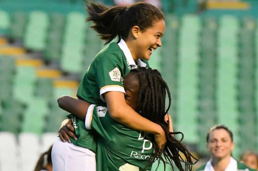 Paula Medina anotó un doblete en la victoria de Cali 2-0 sobre Real Santander.