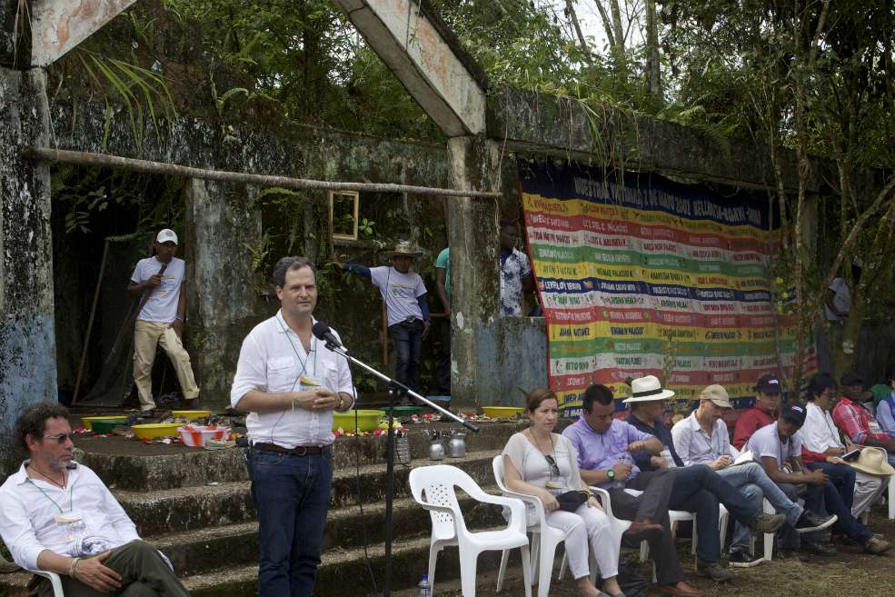 Sergio Jaramillo y “Pastor Alape”, en el acto de solicitud de perdón de las Farc a la población de Bojayá, Chocó. / / EFE