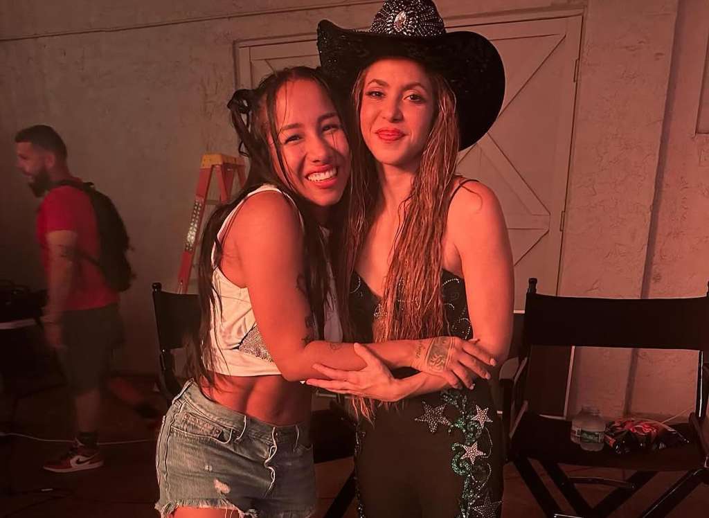 Ella es la bailarina colombiana que viaja con Shakira tras descubrirla en Instagram