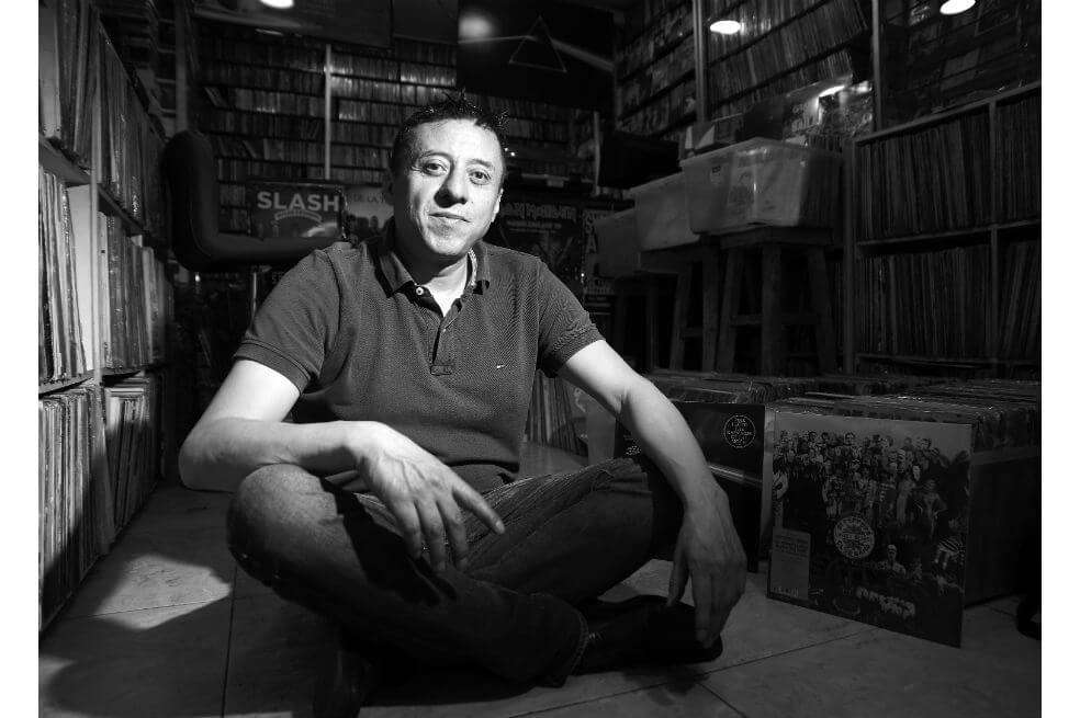 W records, almacen de vinilos de William Martínez, está ubicado en el centro de Bogotá. / Cristian Garavito.
