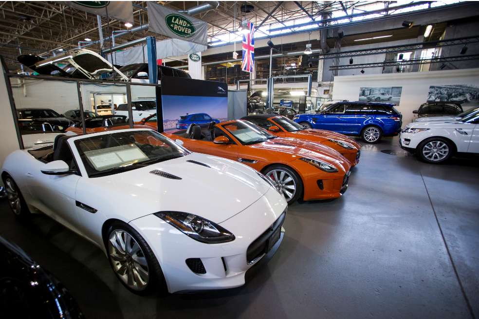 MCL Motors Cars concesionario de lujo en Vancouver, Canadá. / Bloomberg